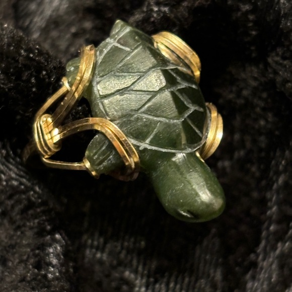 NWOT “ SALE” JADE TURTLE RING - Picture 8 of 11